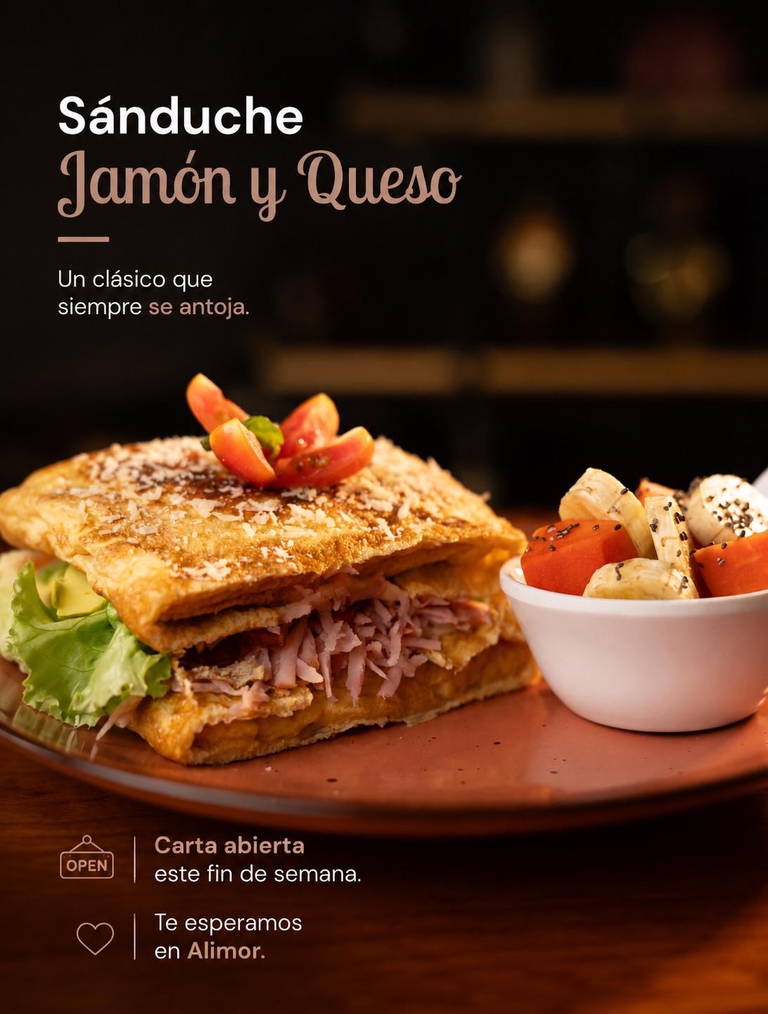 Mesa servida para una celebración en Café Alimor, Sabaneta